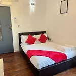 30 Percent Off - Cosy Retreat For Couples - Free Parking