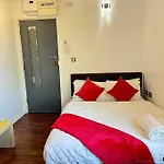 30 Percent Off - Cosy Retreat For Couples - Free Parking