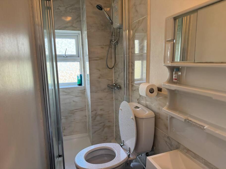 30 Percent Off - Cosy Retreat For Couples - Free Parking Apartment